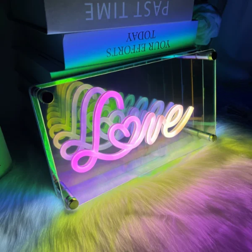 Miroir Infini LED Love